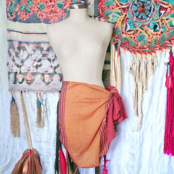 Multicolor Silk Vietnamese Hand Woven Artisan Cloth - Picture 3 of 7